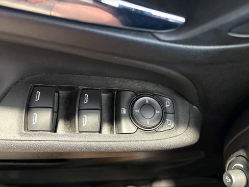 Used 2021 Chevrolet Equinox LT image 10
