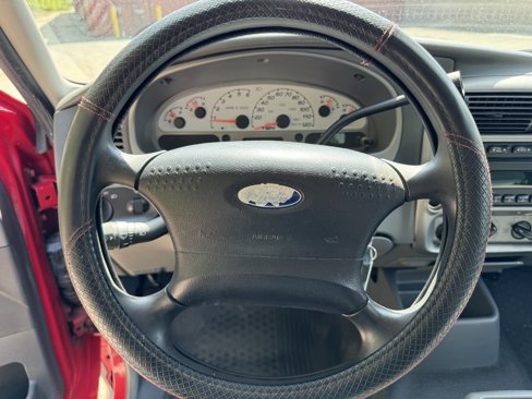 Used 2005 Ford Explorer Sport Trac XLT image 13