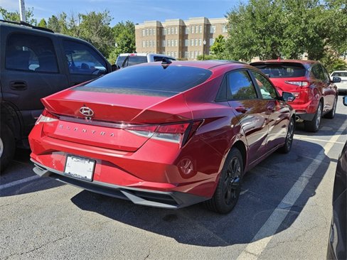 Used 2021 Hyundai Elantra SEL w/ Convenience Package image 6