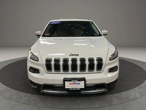 Used 2017 Jeep Cherokee Limited image 7