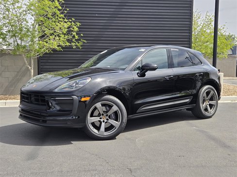 Certified 2024 Porsche Macan image 1