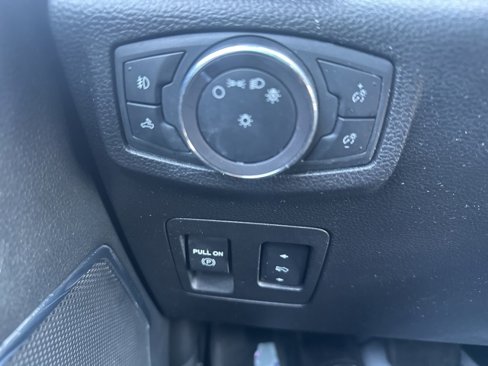 Used 2018 Ford F150 Lariat w/ Equipment Group 502A Luxury image 8