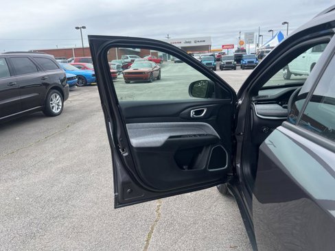 Used 2024 Jeep Compass Latitude w/ Convenience Group image 16