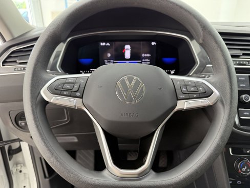 Used 2022 Volkswagen Tiguan S image 16