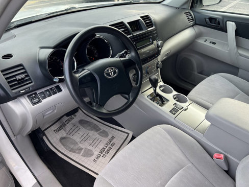 Used 2012 Toyota Highlander SE image 15