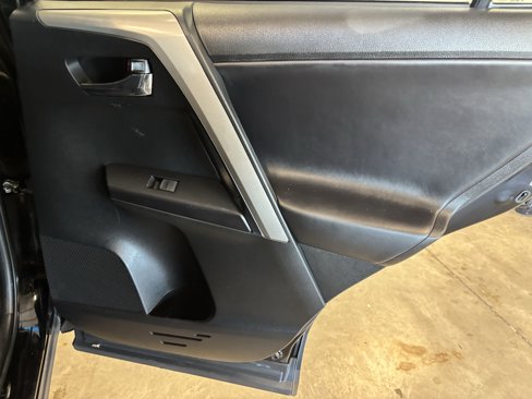 Certified 2018 Toyota RAV4 XLE image 31