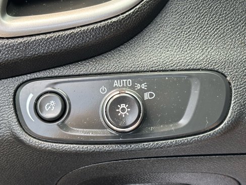 Used 2020 Chevrolet Trax LT image 21