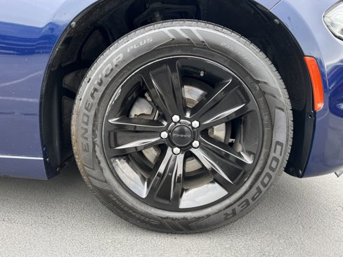 Used 2015 Dodge Charger SXT image 11