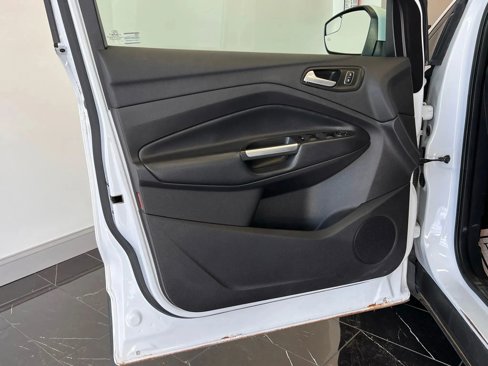 Used 2019 Ford Escape SEL image 8