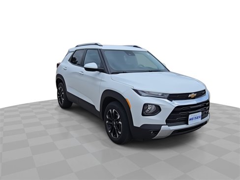 Used 2023 Chevrolet TrailBlazer LT image 2
