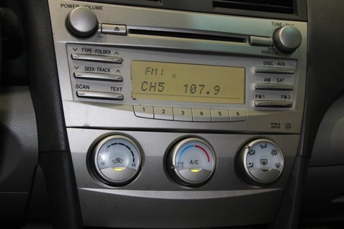 Used 2011 Toyota Camry LE image 7