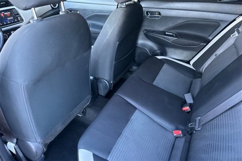 Used 2021 Nissan Versa SV image 15