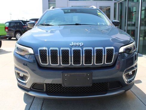 Used 2019 Jeep Cherokee Limited w/ Luxury Group image 2