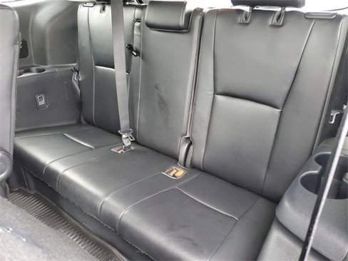 Used 2021 Toyota Highlander XLE image 15