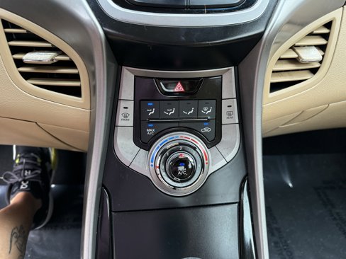 Used 2013 Hyundai Elantra GLS image 19