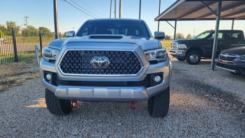 Used 2019 Toyota Tacoma TRD Sport image 2