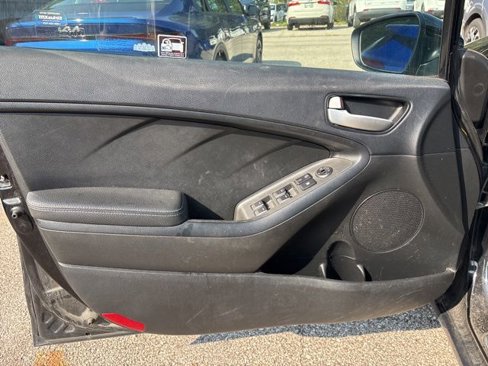 Used 2017 Kia Forte LX w/ LX Popular Package image 9