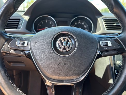 Used 2017 Volkswagen Passat 1.8T SE image 39