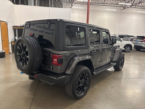 Used 2022 Jeep Wrangler Unlimited Sahara image 5