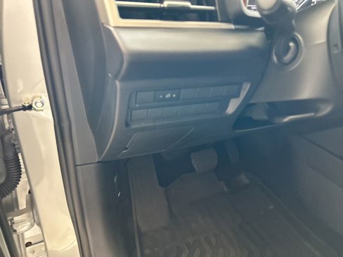 Used 2024 Mitsubishi Outlander ES image 31