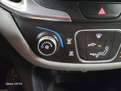 Used 2018 Chevrolet Equinox LS image 36