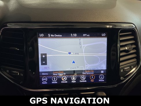 Used 2019 Jeep Grand Cherokee Altitude image 24