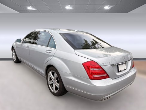 Used 2011 Mercedes-Benz S 550 image 3