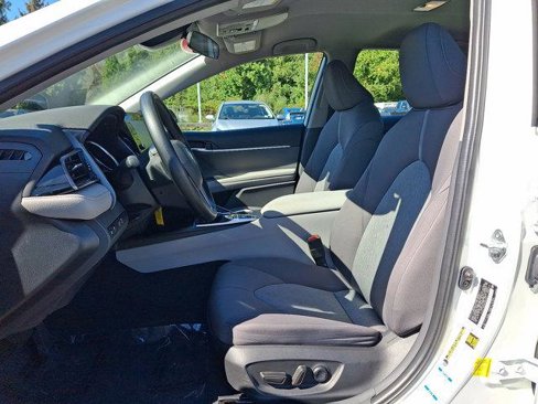 Certified 2022 Toyota Camry LE image 5