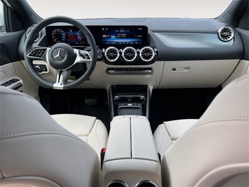 New 2025 Mercedes-Benz GLA 250 4MATIC image 10