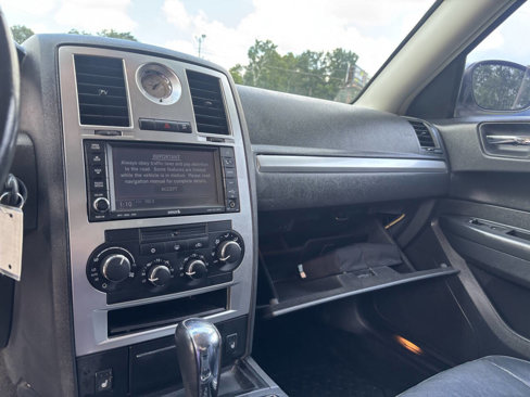 Used 2009 Chrysler 300 Touring image 18