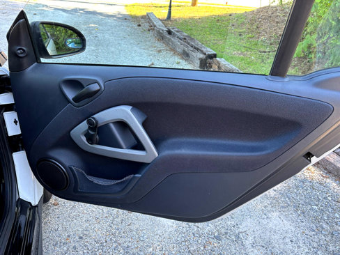 Used 2015 smart fortwo pure image 10