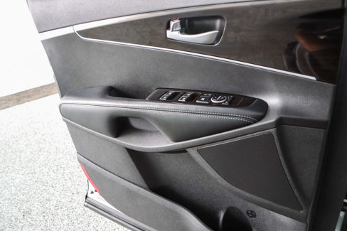 Used 2019 Kia Sorento LX image 21