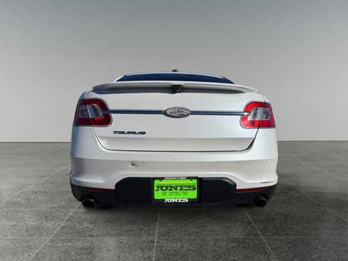 Used 2010 Ford Taurus SHO image 5