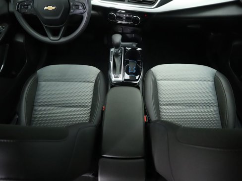 Used 2024 Chevrolet Trax LT image 16
