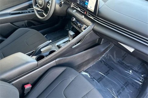 Certified 2024 Hyundai Elantra SEL image 16