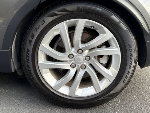 Used 2018 Land Rover Discovery HSE image 16