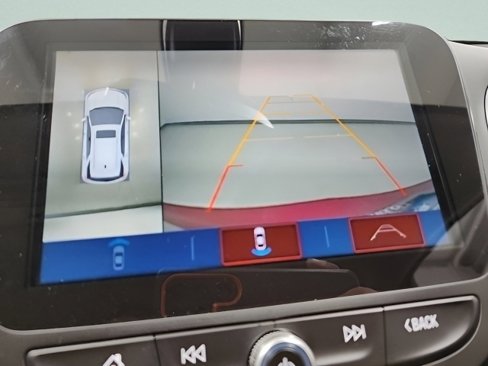Used 2018 Chevrolet Equinox Premier image 30
