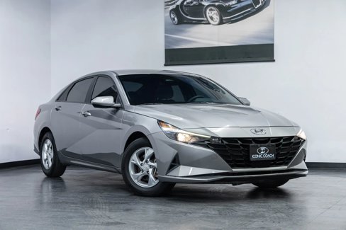 Used 2023 Hyundai Elantra SE image 1