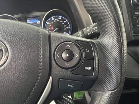 Used 2018 Toyota RAV4 LE image 24