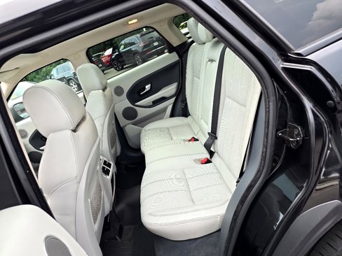 Used 2015 Land Rover Range Rover Evoque Prestige image 46