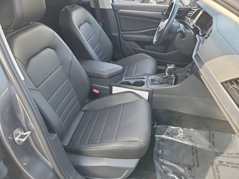 Used 2024 Volkswagen Jetta SE image 16