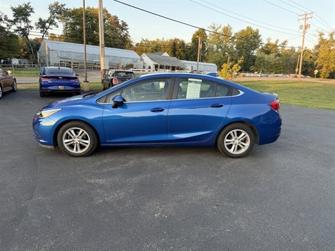 Used 2016 Chevrolet Cruze LT w/ Convenience Package image 12