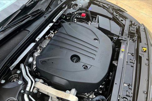 Certified 2025 Volvo S60 B5 Core image 42