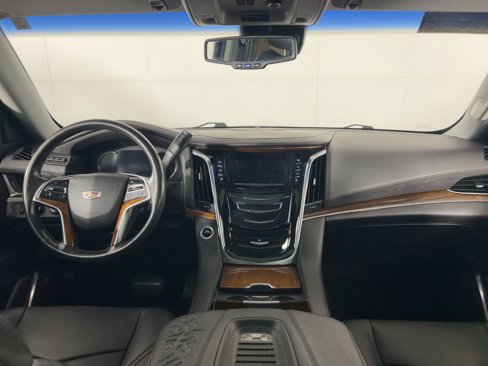 Used 2016 Cadillac Escalade Luxury image 13