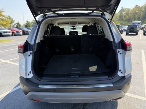 Used 2023 Nissan Rogue SV image 7