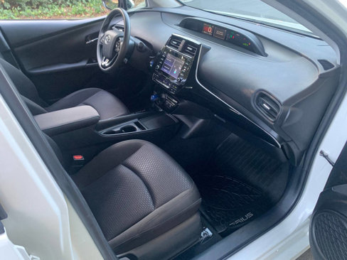 Used 2020 Toyota Prius LE image 23