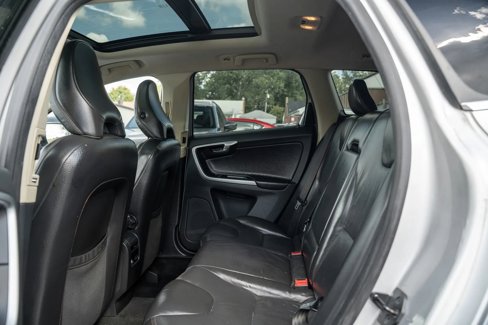 Used 2010 Volvo XC60 T6 image 8