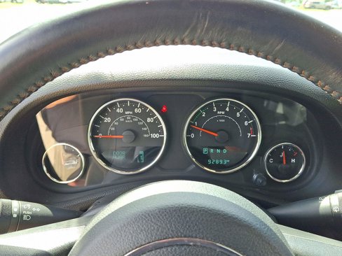 Used 2017 Jeep Wrangler Sahara w/ Connectivity Group image 25