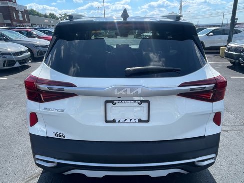 Certified 2022 Kia Seltos S image 6