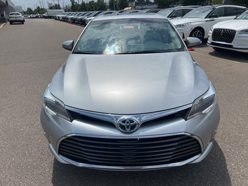 Used 2016 Toyota Avalon XLE Premium image 3